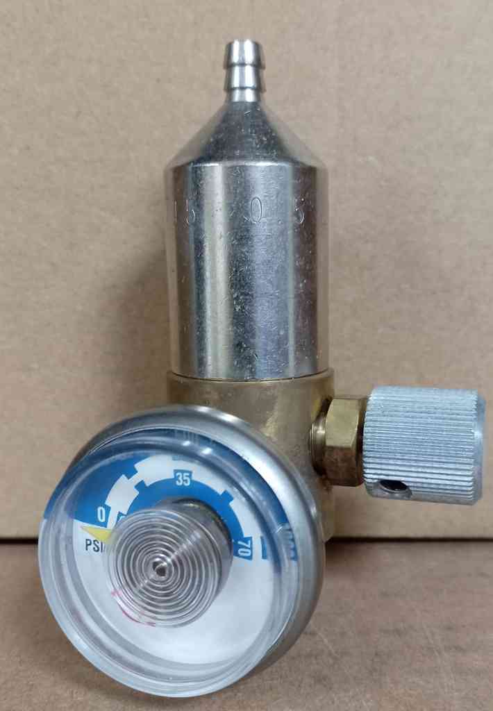 Teledyne Calibration Kits 943-090005-510 0.5 LPM Regulator w/ Gauge Fits 2AL (34L), 8AL (58 L) and 6D (105L) cylinders. For use with non-reactive gases such as O2, CH4, H2S. (Regulators)